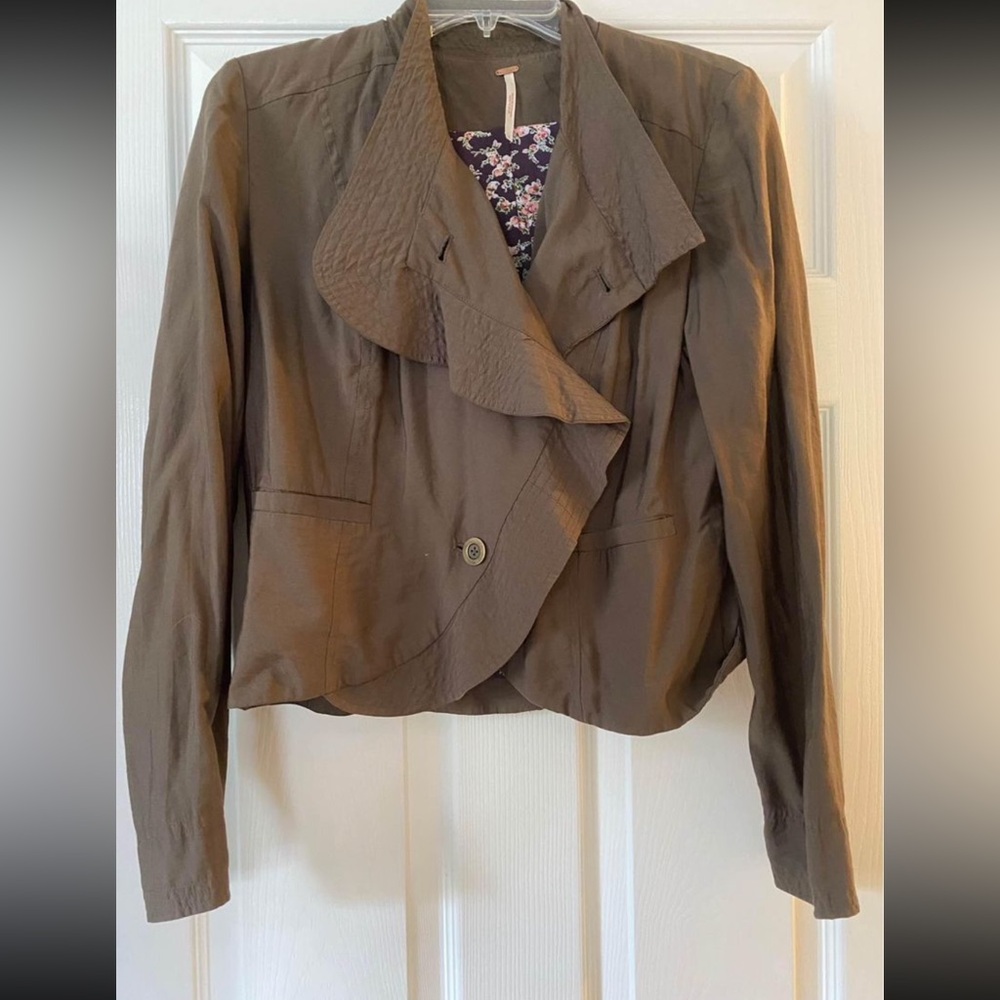 Free People Lightweight Jacket Size 8 Olive Green